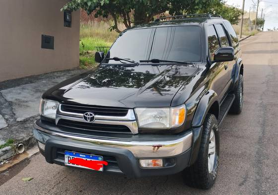 TOYOTA HILUX SW4 3.0 4X4 8V TURBO DIESEL 4P MANUAL